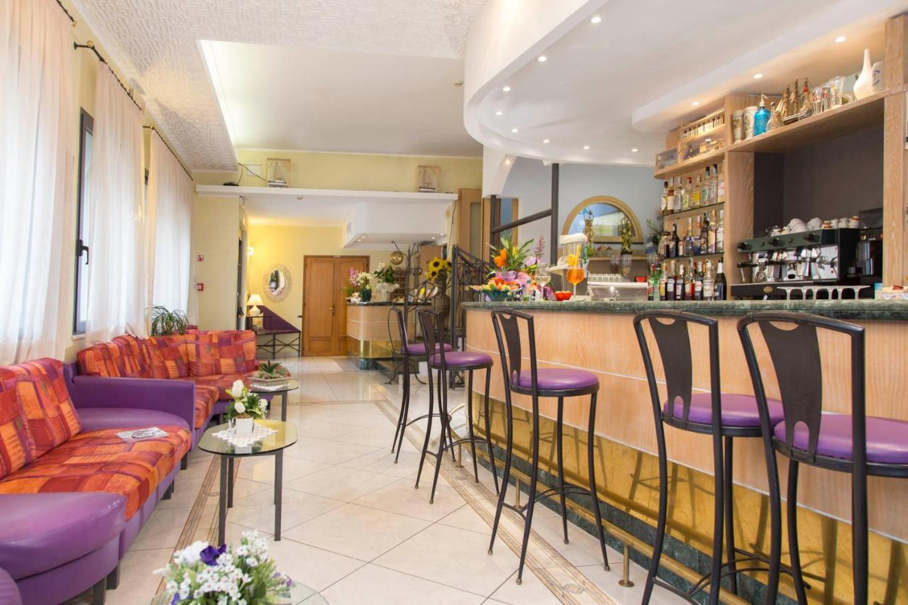 Hotel Franca Bellaria-Igea Marina Exteriör bild