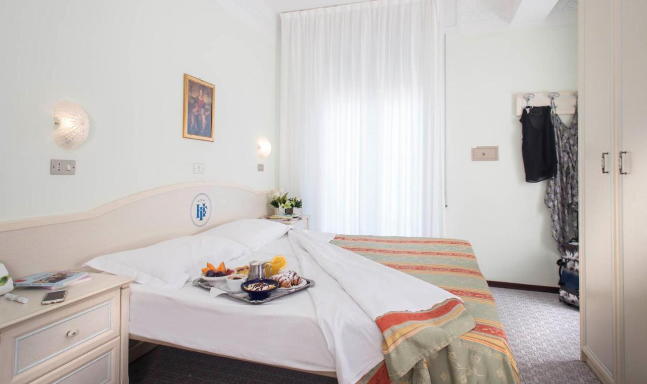 Hotel Franca Bellaria-Igea Marina Exteriör bild