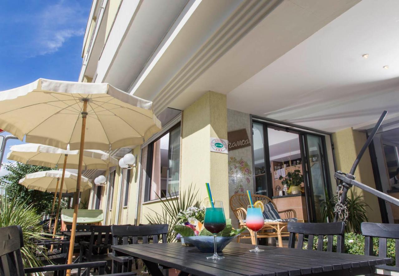 Hotel Franca Bellaria-Igea Marina Exteriör bild